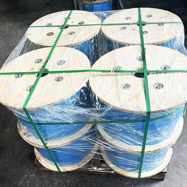 Small diameter tolerance steel strand